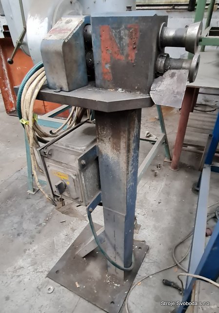 Vykružovací stroj na plech, motorový - chybí motor  (Signovacka plechu na motor (1).jpg)